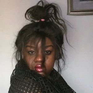 Meet your Posher, Lazaria